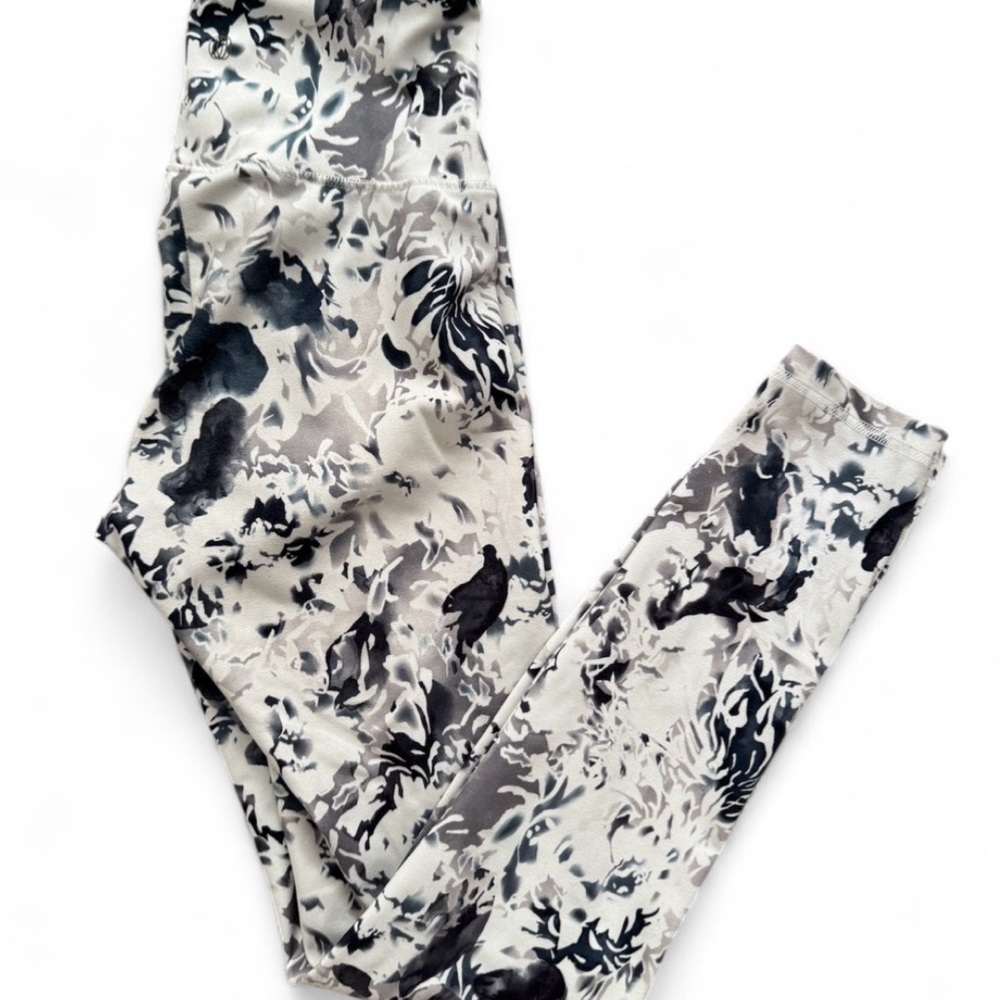Balance Collection Black and Gray Abstract Leggings